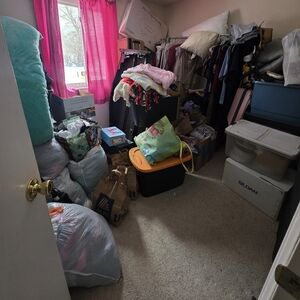 CLOSET CLOSING After CHRISTMAS !!!!!!!!!! EVERYTHING WILL BE PULLLED AND SOLD!